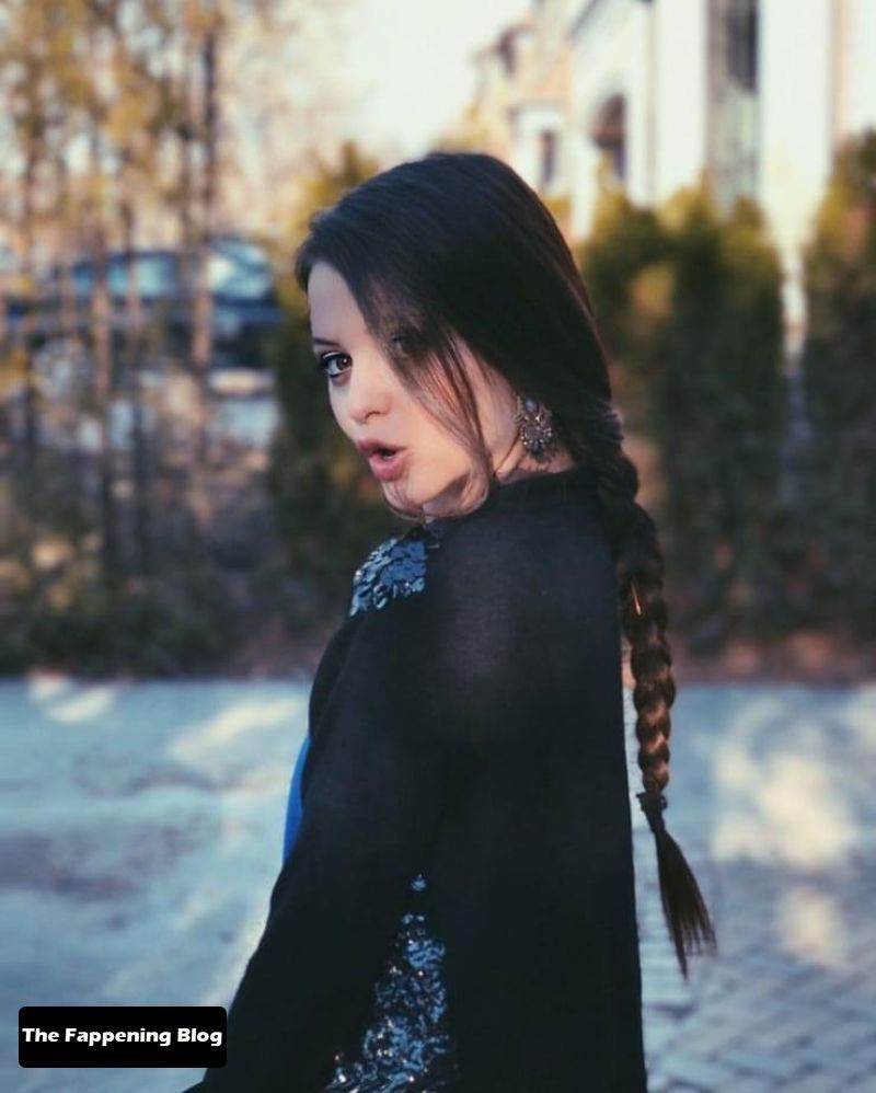 sara waisglass nude - halle hayes leaked ed powers free videos