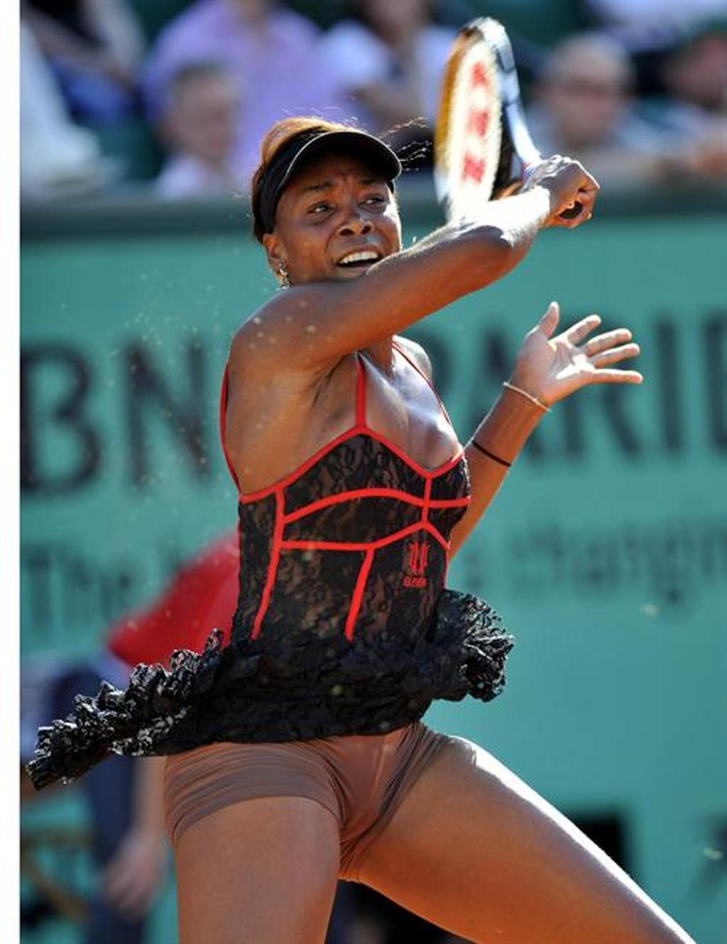 nude tennis