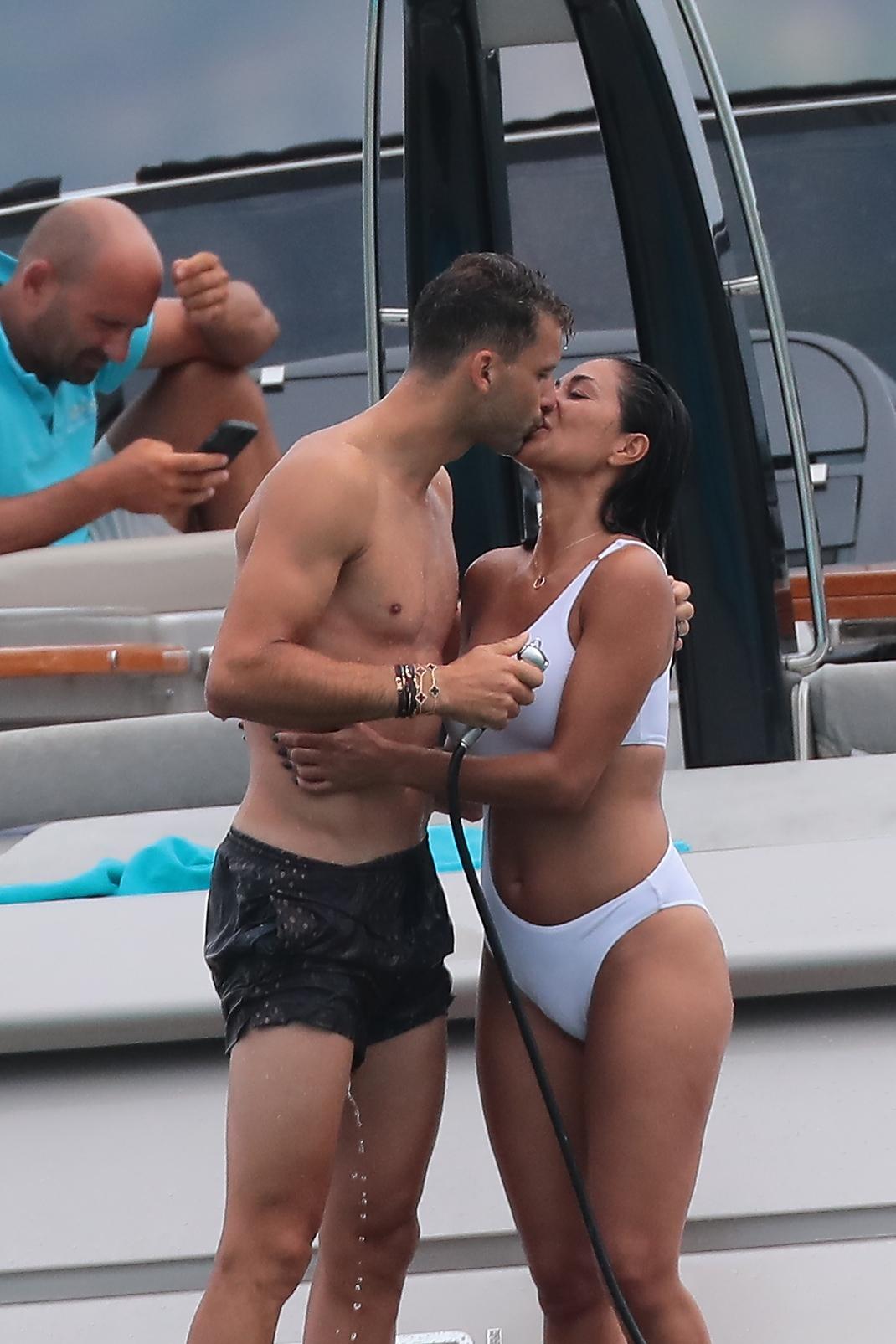 ayala freeman share blow job with anal