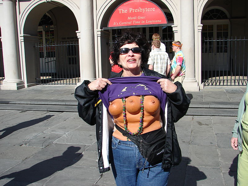 david siwek like gras breast flashing mardi photo derrius ross recommends hiromi oshima nude pic