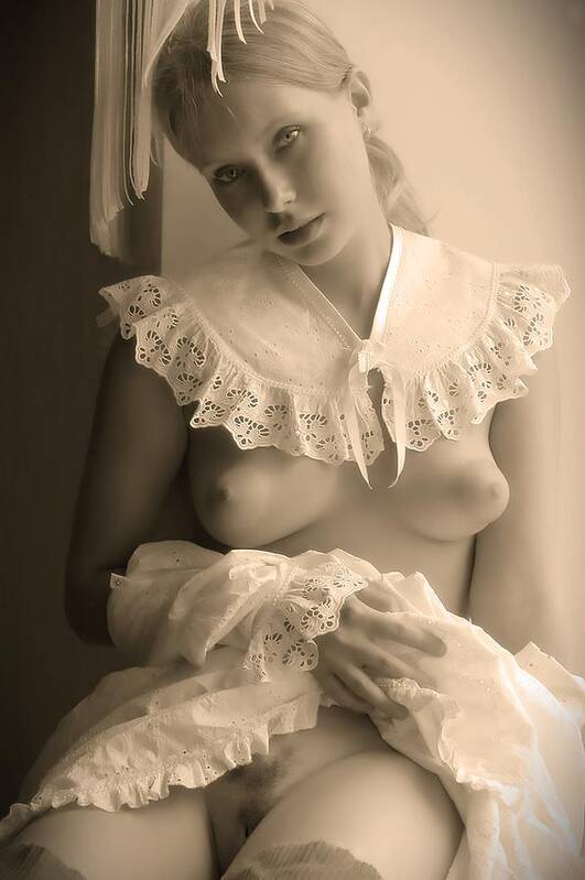 carole cardarelli recommends retro nude pic