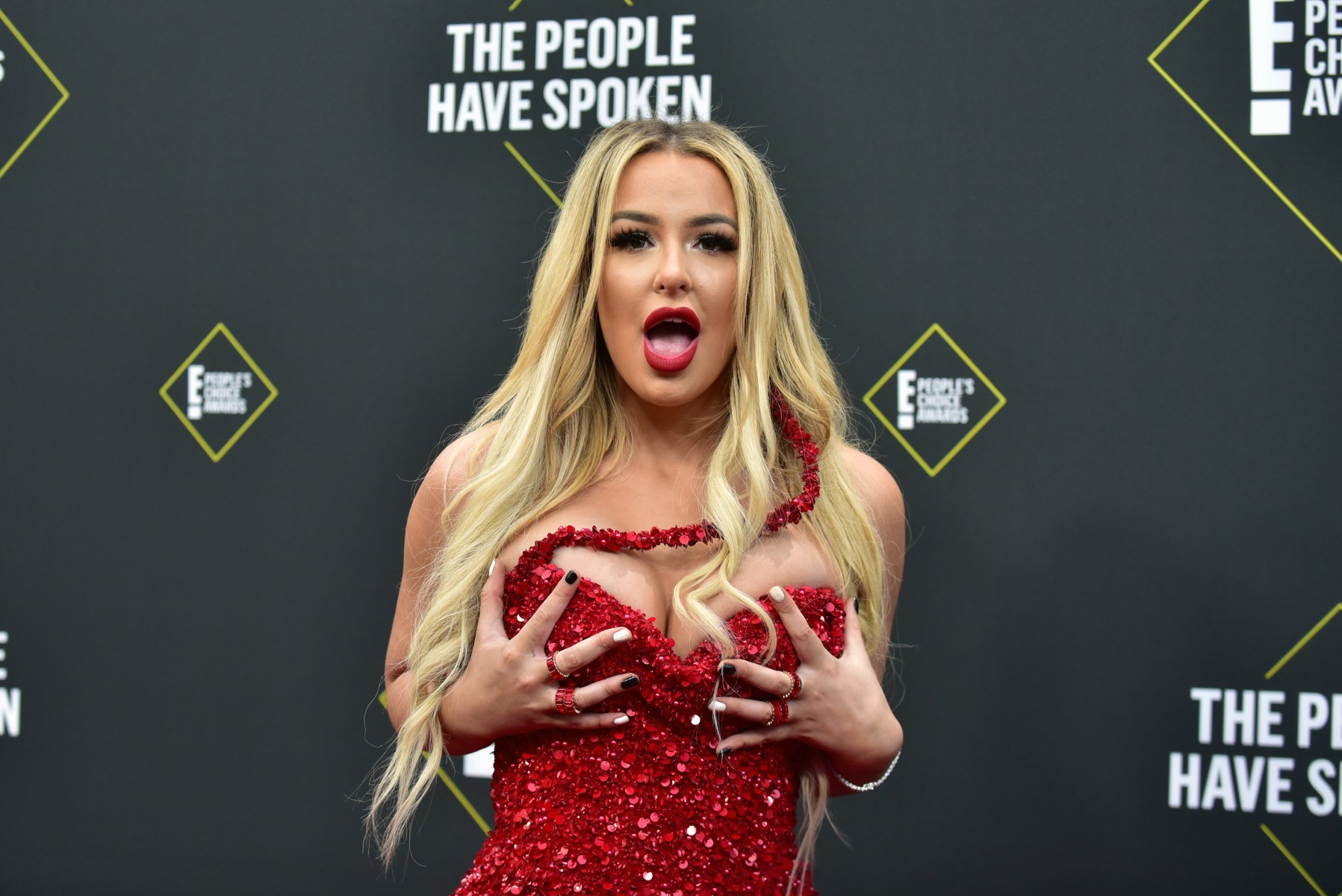 claude petitpas recommends tana mongeau blow job pic