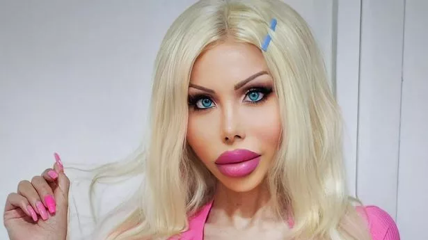 carol matheny recommends barbie feels stepson pleases mums tight bum pic