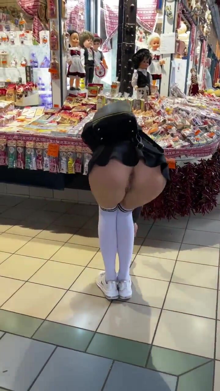 chandra chood recommends Bent Over Upskirt