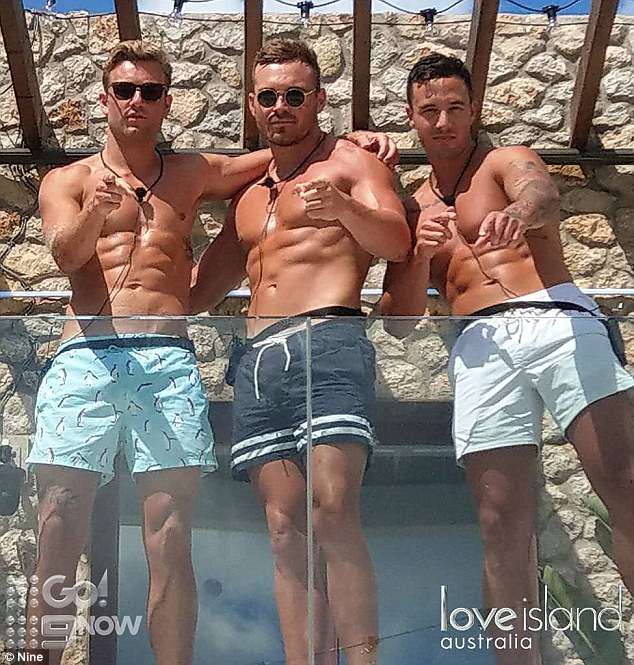 david rickhuss recommends male group shower pic