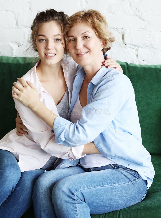 mother and daughter sexx - anie darling lesbian siri milking table