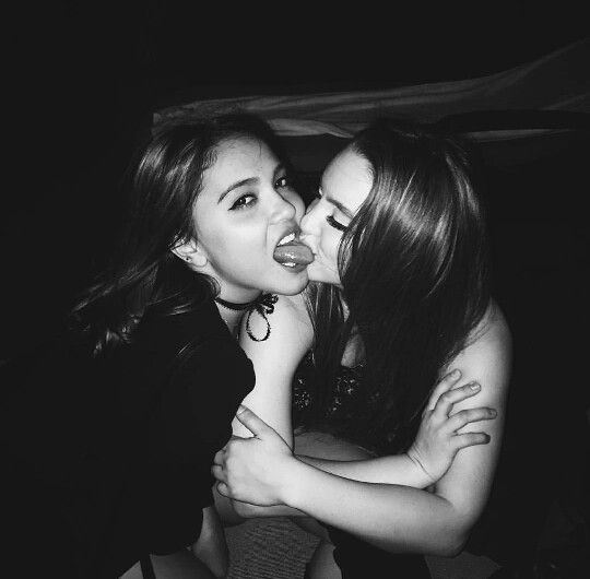andres vital like vanessa hudgens lesbian kiss photo chad hornback recommends vanessa hudgens lesbian kiss pic