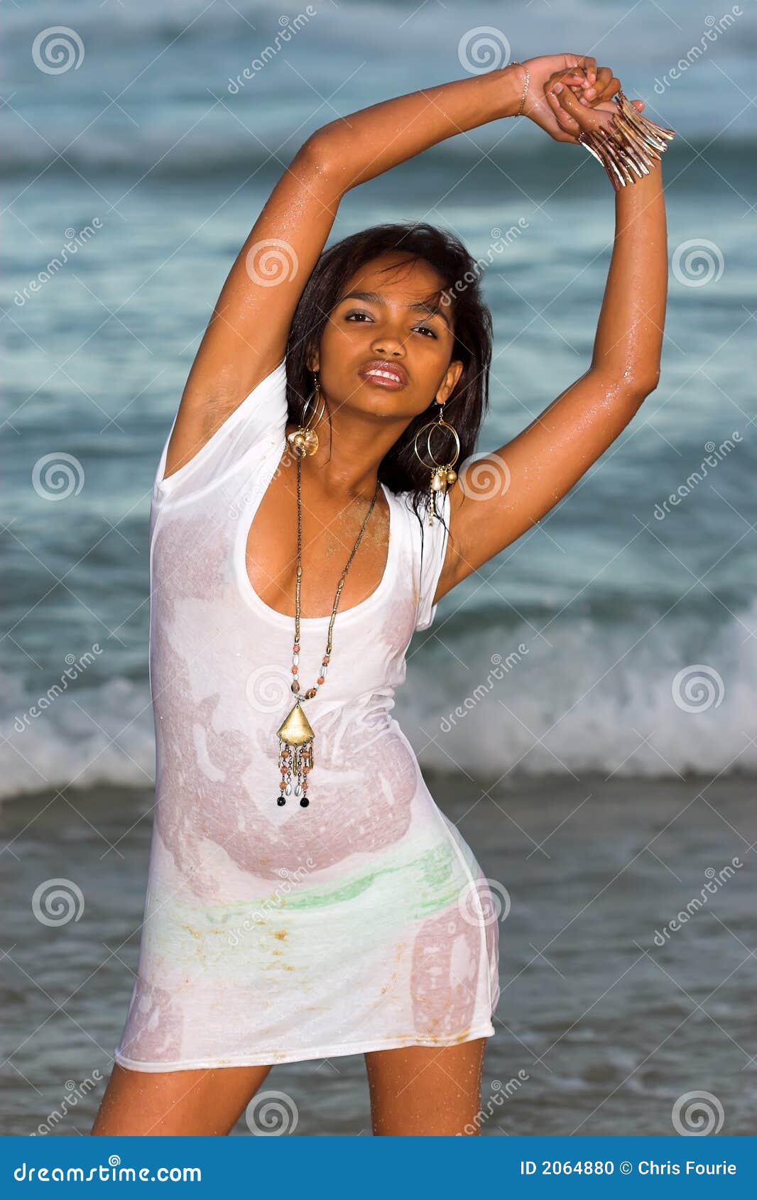 chloe crutcher like women in wet t shirts photo chow yuk ping recommends women in wet t shirts pic
