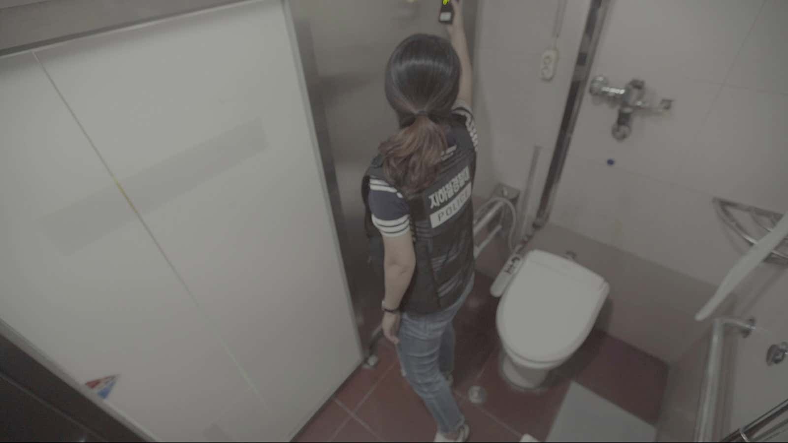 dicksen lim recommends hidden camera voyeur pic