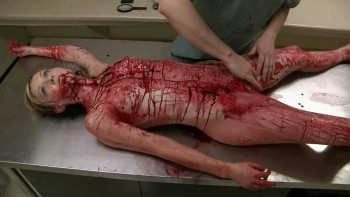 bloody torture porn - finger her clit men fisted by women
