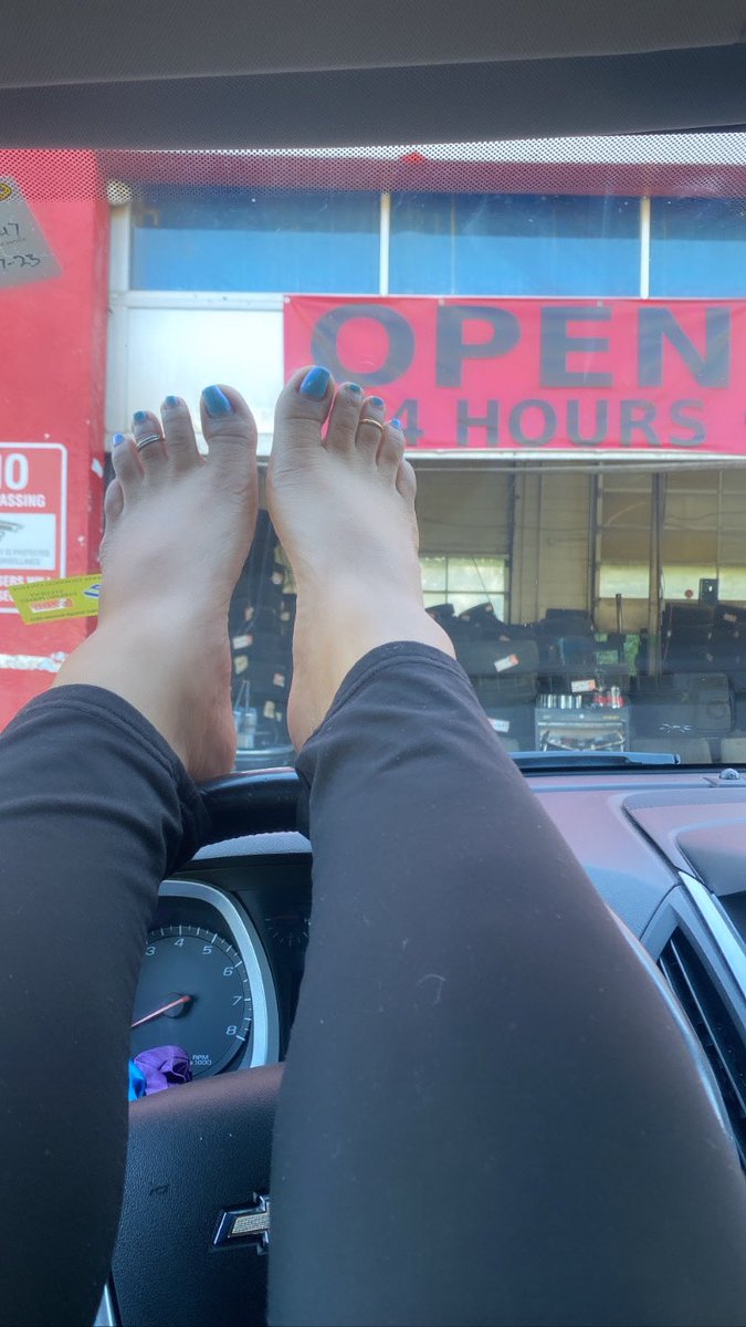 exploremysoles footjob - best road head classy bj
