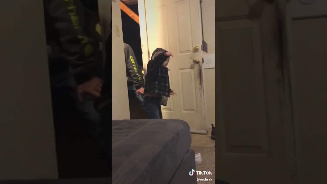 daughter catches dad jerking - celeb creampies belle nue