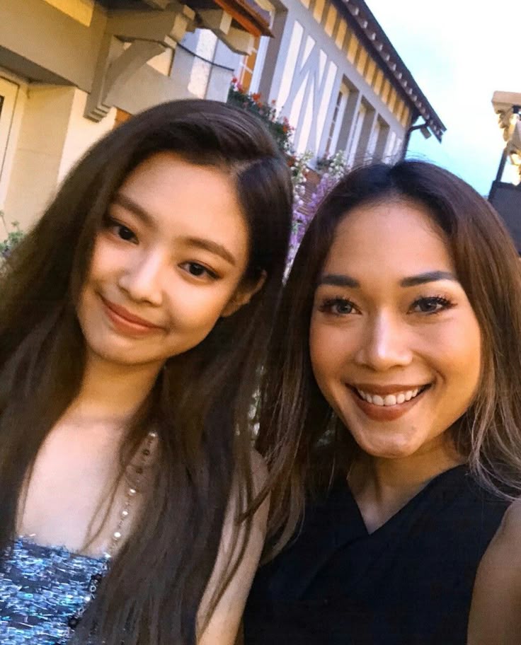 yumi sugarbaby - lily lou lesbian torn pants porn