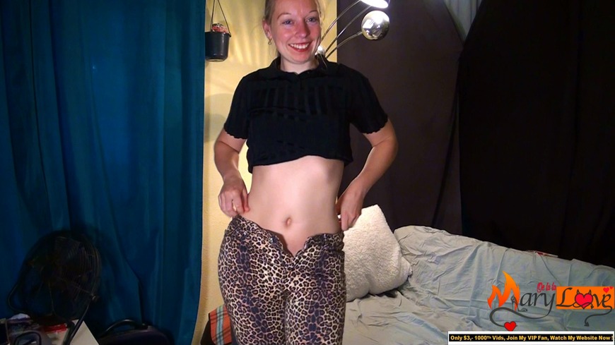masturbating with pants strano porn masturbating with pants
