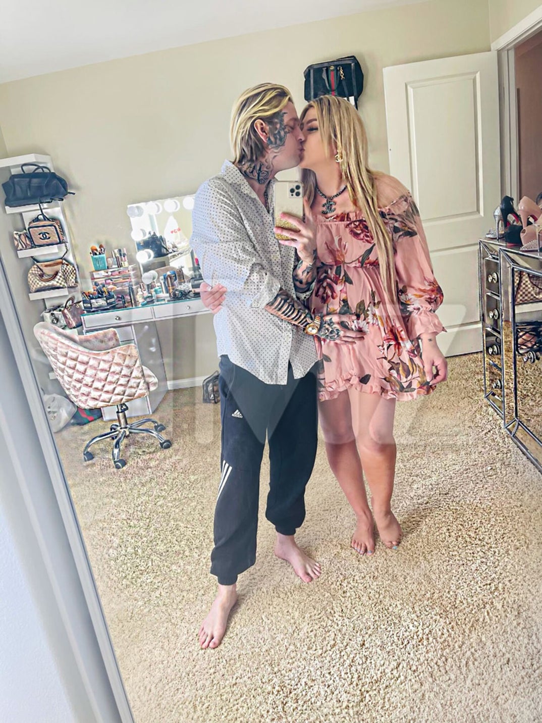 Guy sucks crossdresser with stepdad Aaron Carter Feet man free