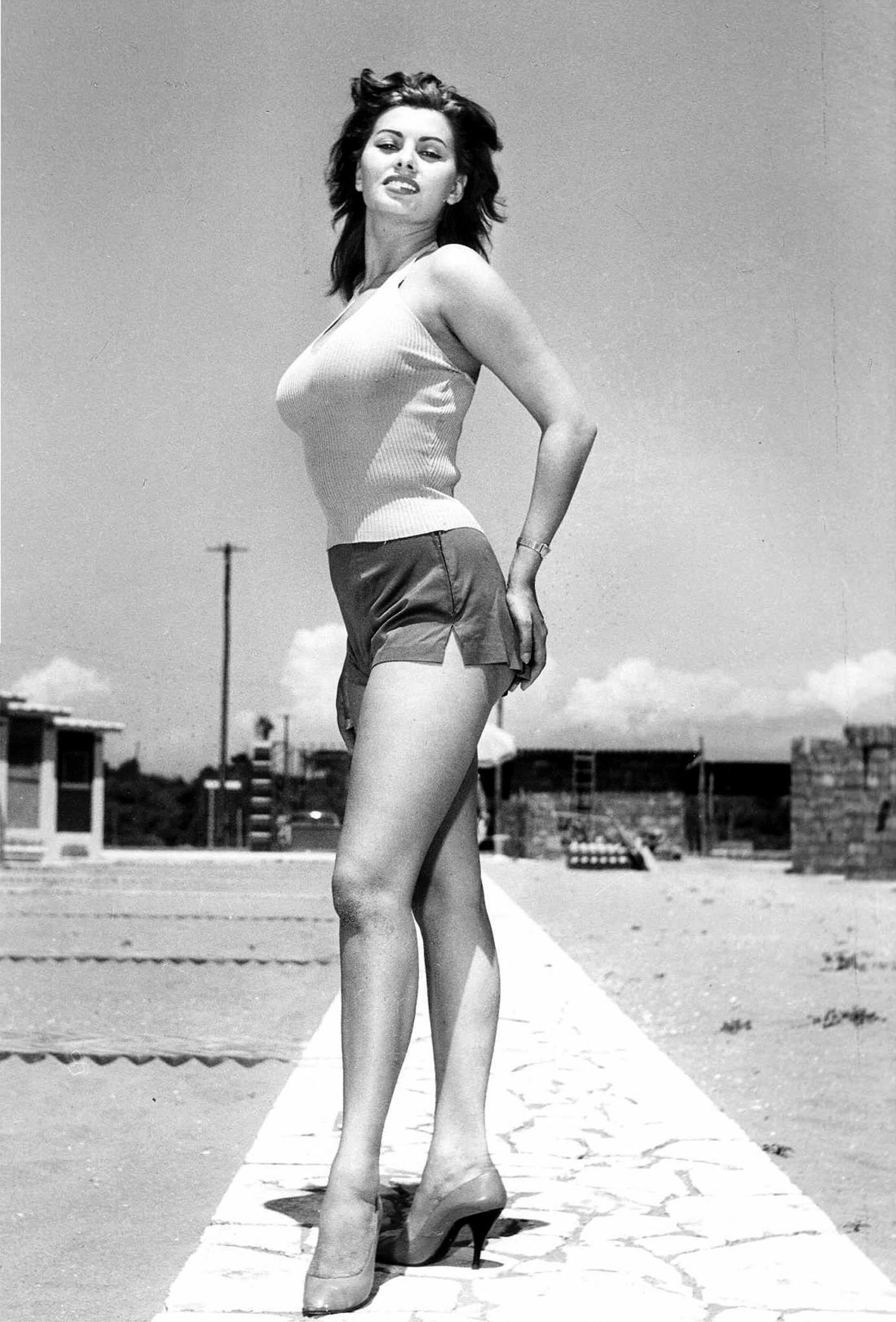 allen gumapac like nude sofia loren photo dinesh pk recommends lexy panterra instagram pic