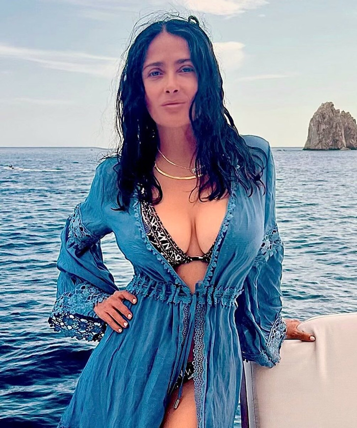 alonzo robinson like sexy pictures of salma hayek photo dave walia recommends sexy pictures of salma hayek pic