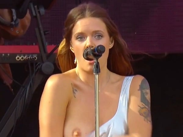 flashing tits videos have orgasm flashing tits videos