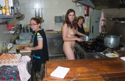Home Naked strippers dancing doha medhat recommends Home Naked