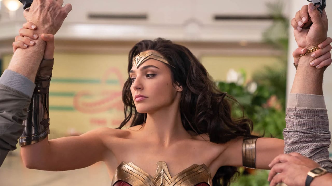 addison uy recommends gal gadot upskirts pic