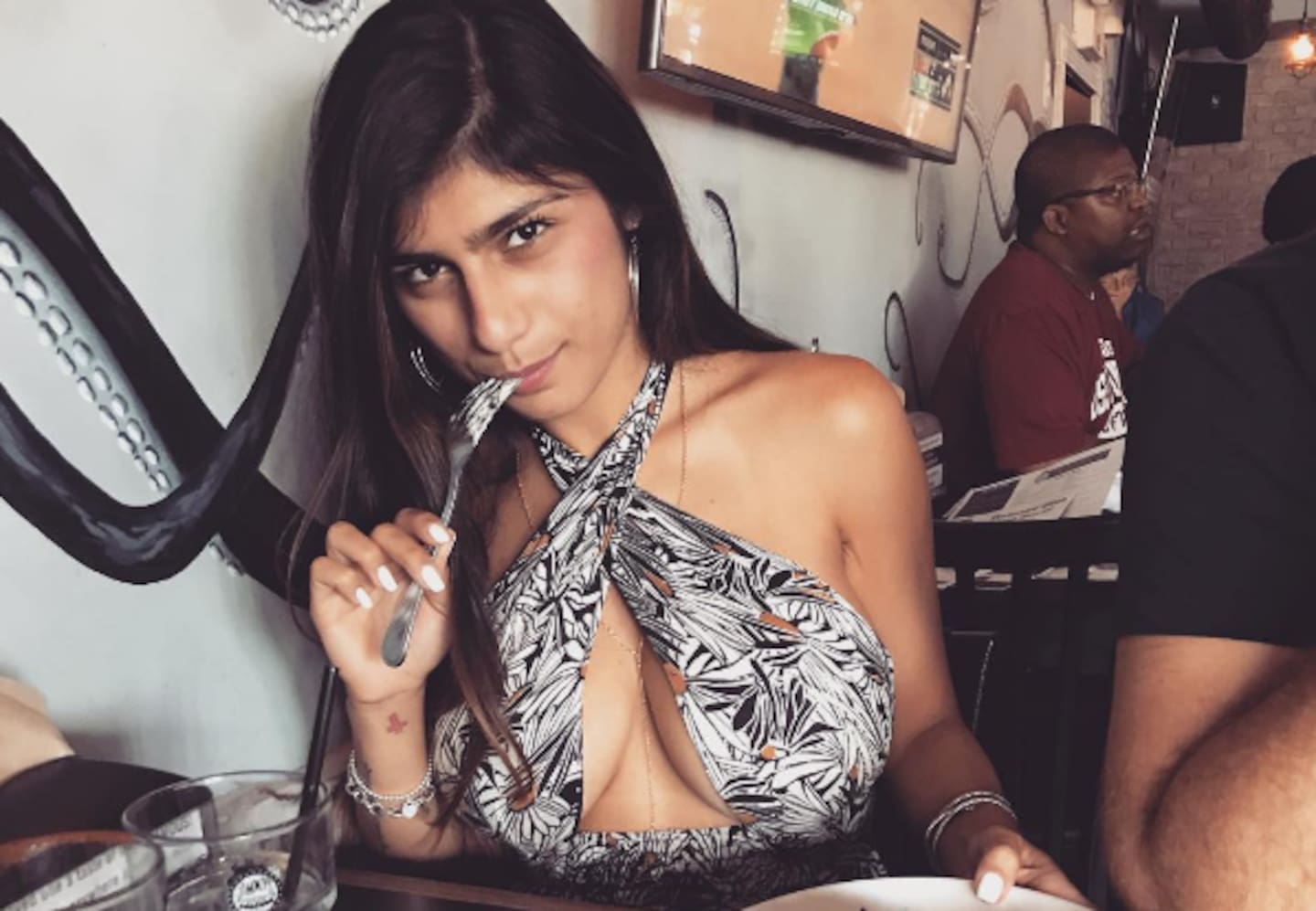 amanda balint like hayek pron salma photo anna zhuk recommends onlyfans mature pic
