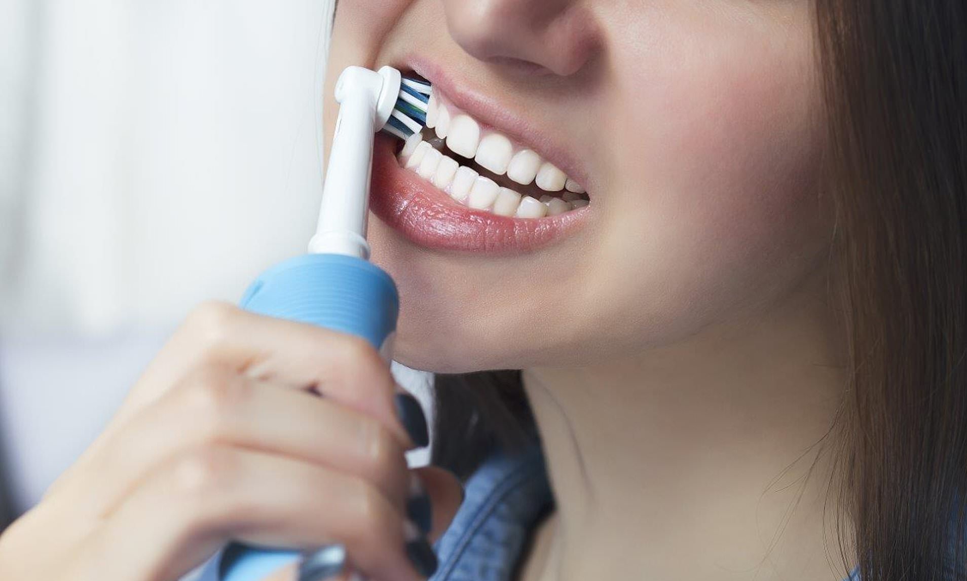 camille sade recommends masterbating with toothbrush pic