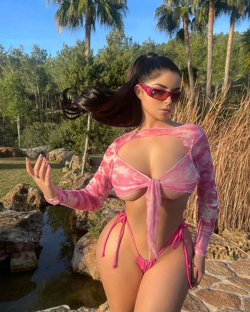 andreas winardi recommends aviana violet nude pic