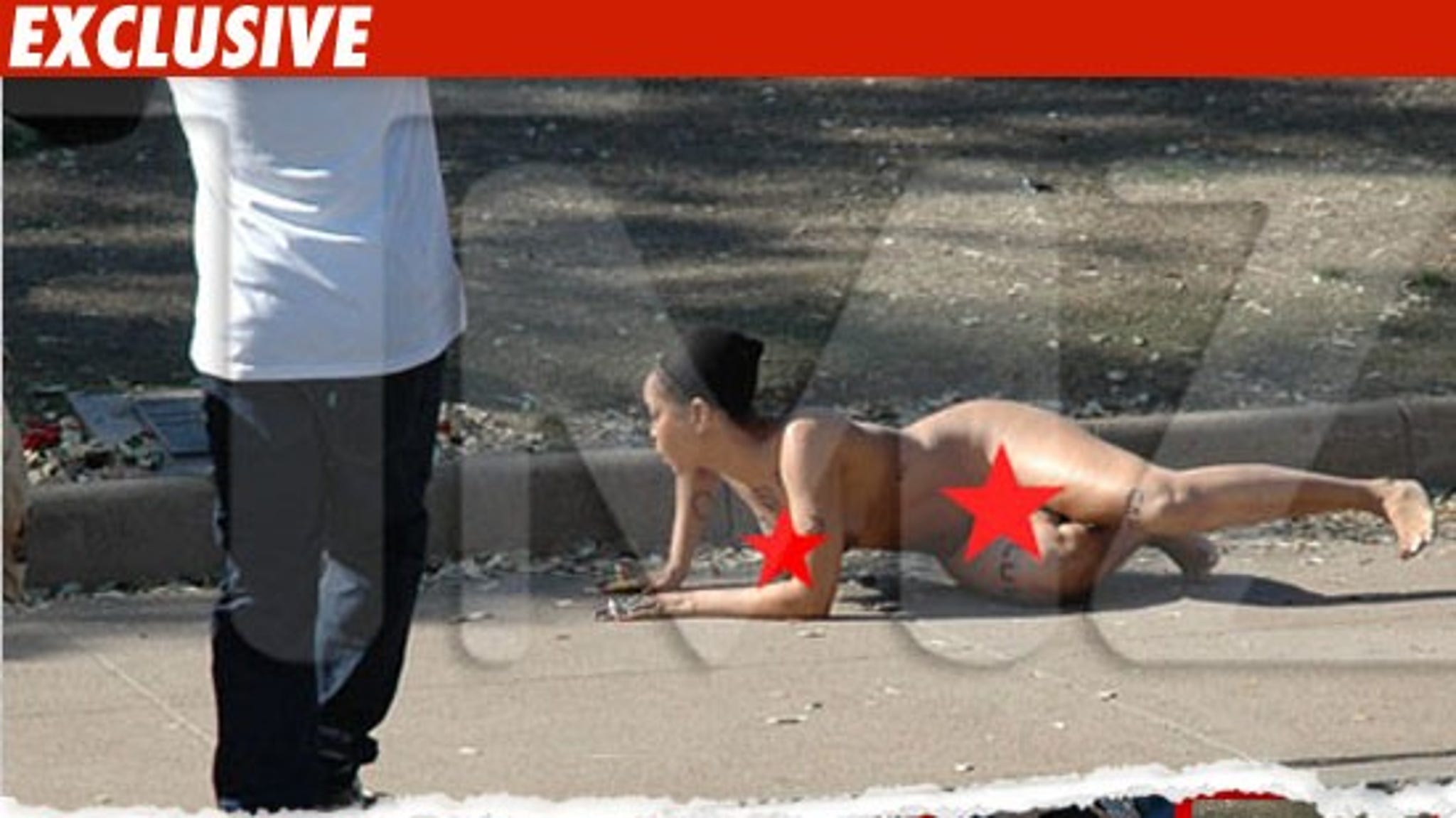 brian kipps like erykah badu naked pics photo brett crossland recommends erykah badu naked pics pic