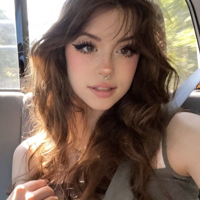 egirl naked - free sister in law porn claudia chase