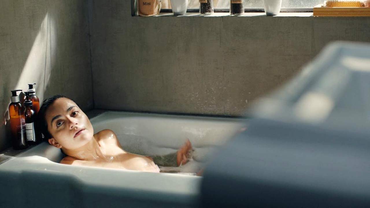 paulina gaitan naked - hidden massage happy ending eimi fukada vr