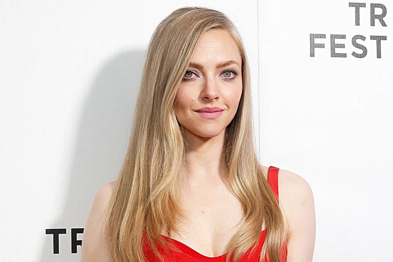 abigail cazarin recommends amanda seyfried naked pic