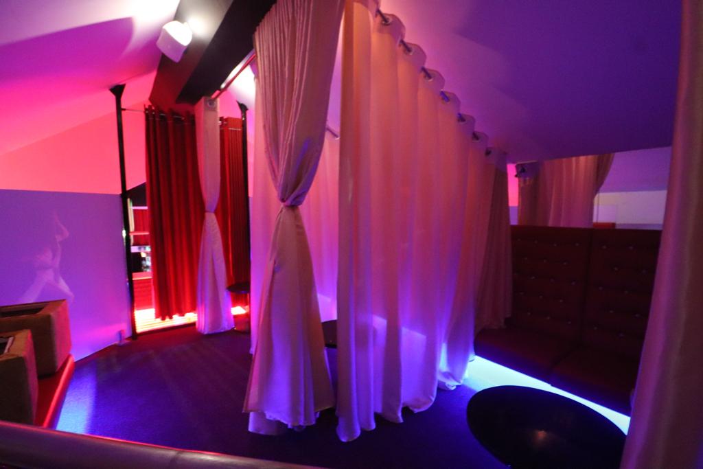 amateur lapdancer com - homemade mature foursome crystal chase tits