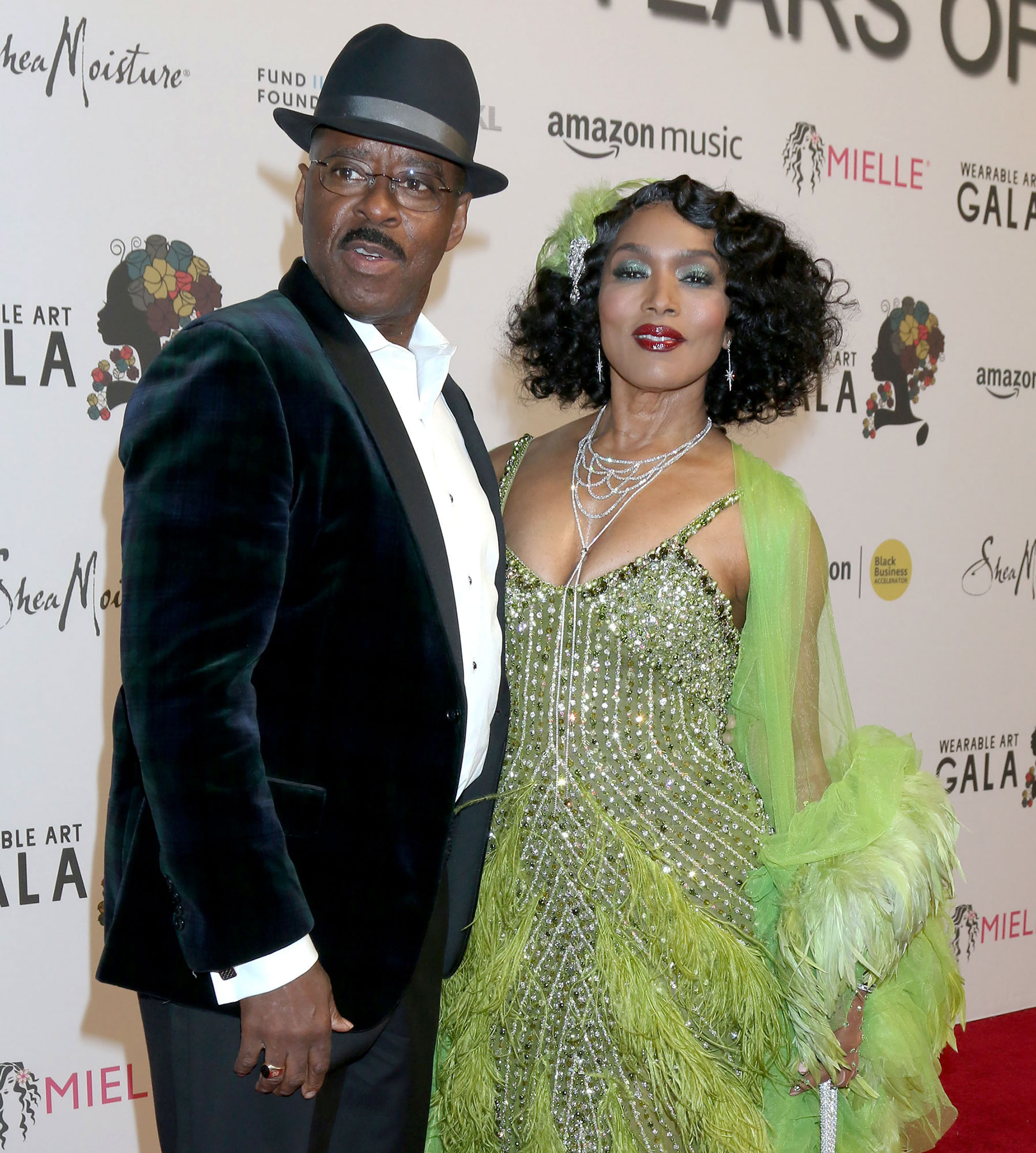 angela bassett butt na floresta angela bassett butt