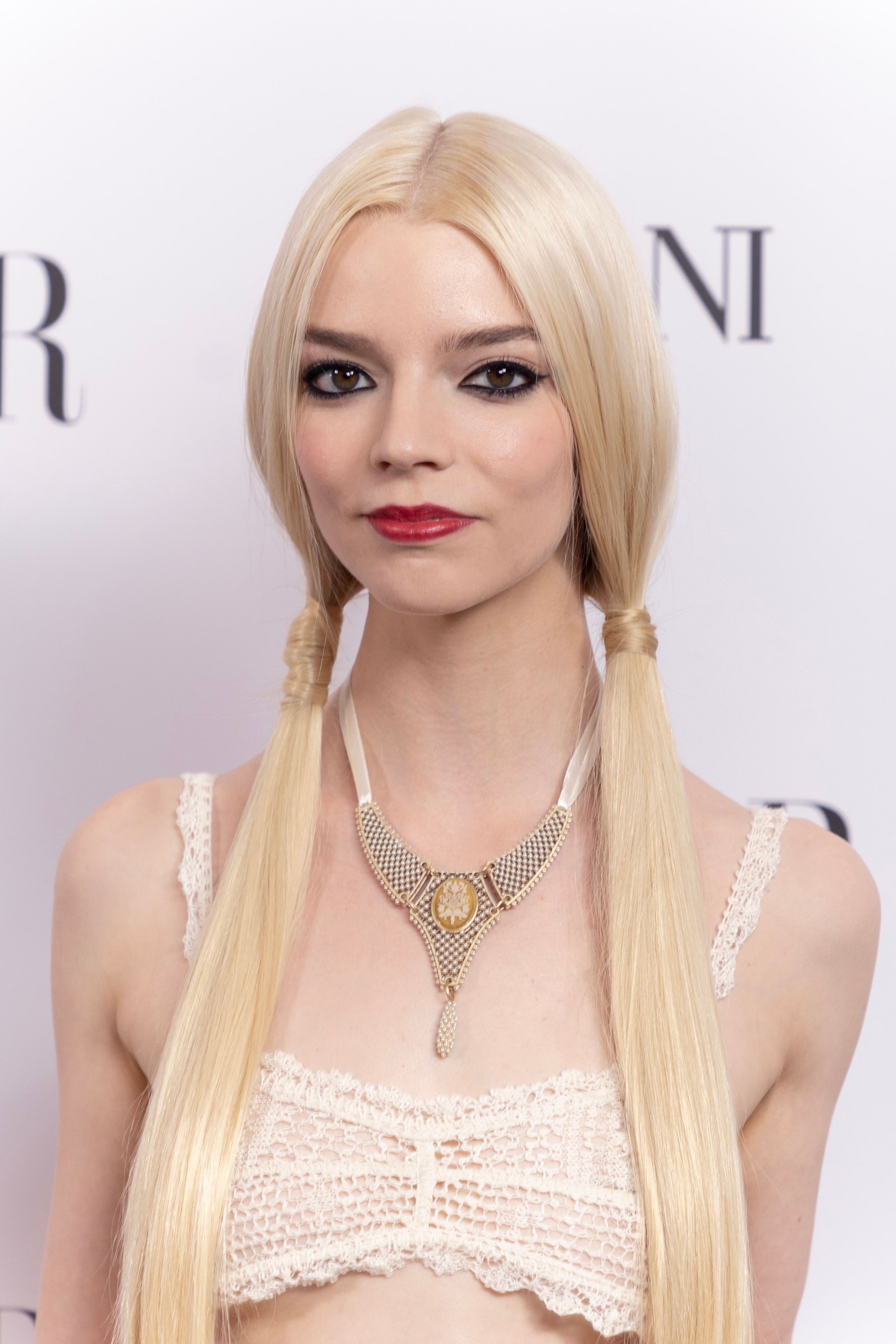 anita anggoro like anya taylor joy hottest photo brandon riegler recommends anya taylor joy hottest pic