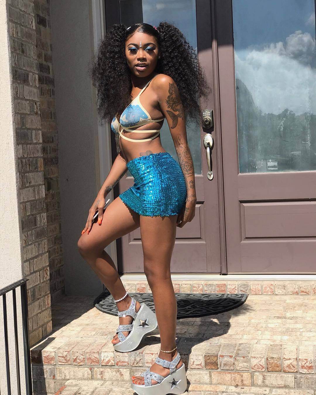 debbie mcelwee recommends Asian Doll Sexy