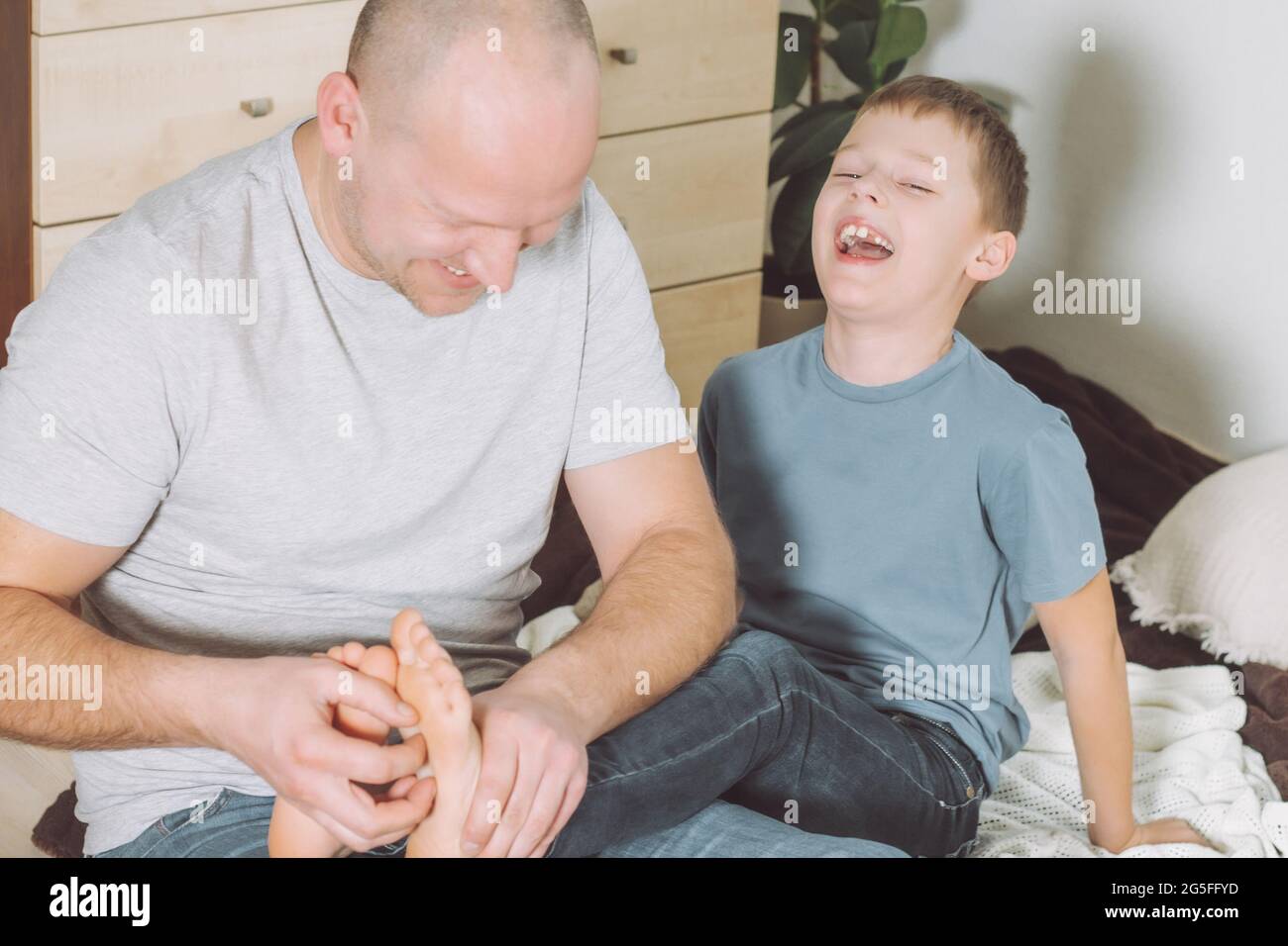 daughter footjob dad - tokyo blowjob dick flash forum