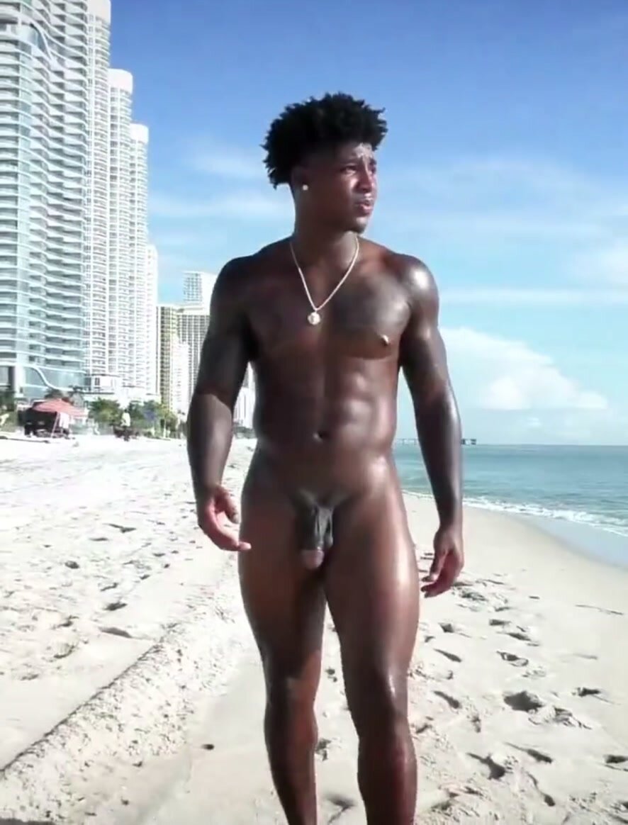 alicia morfin add beach nude butt photo