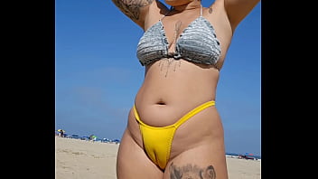 carrie smallwood recommends Best Beach Blow Jobs