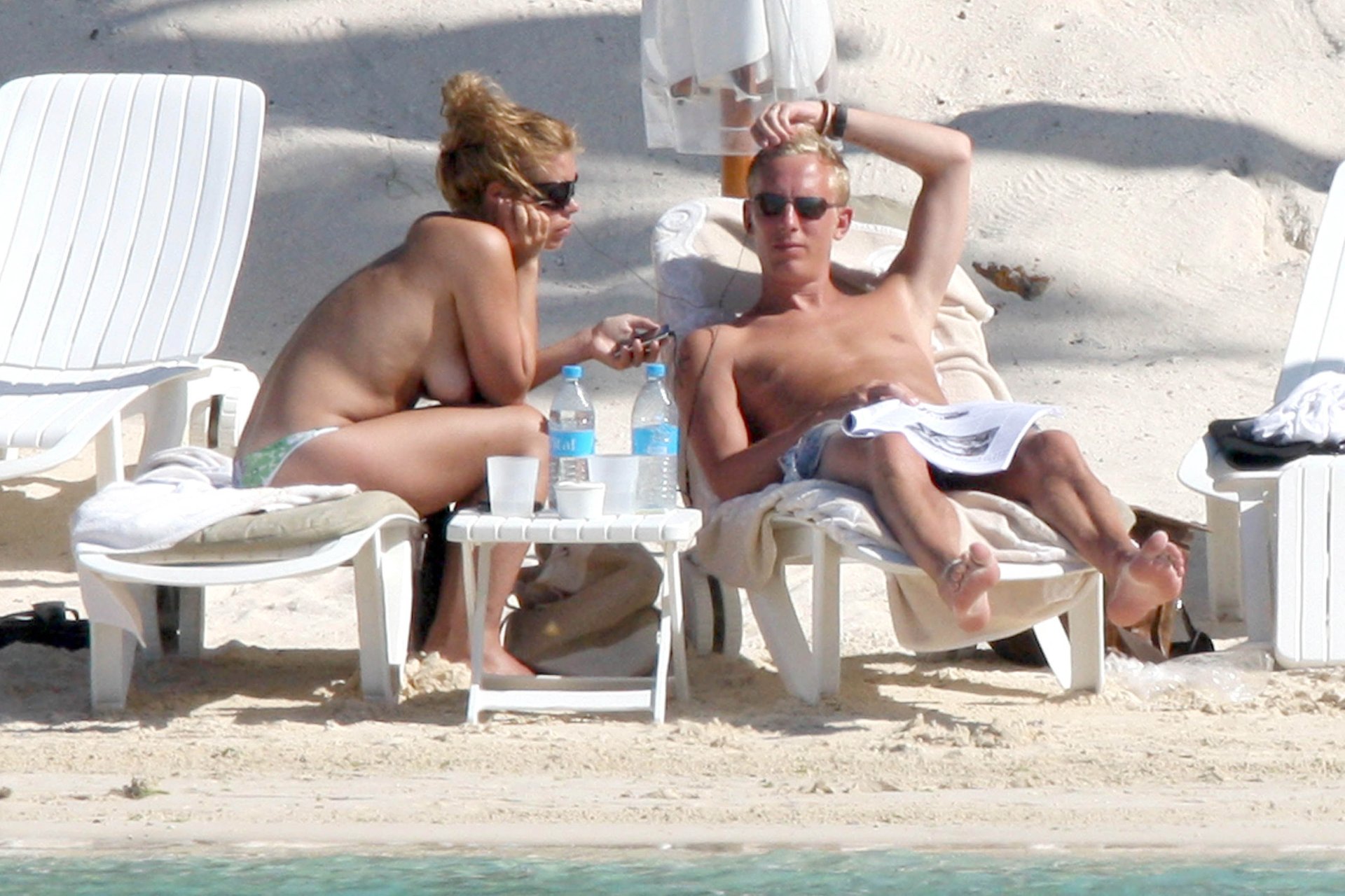 akshaya mangaonkar share billie piper naked photos