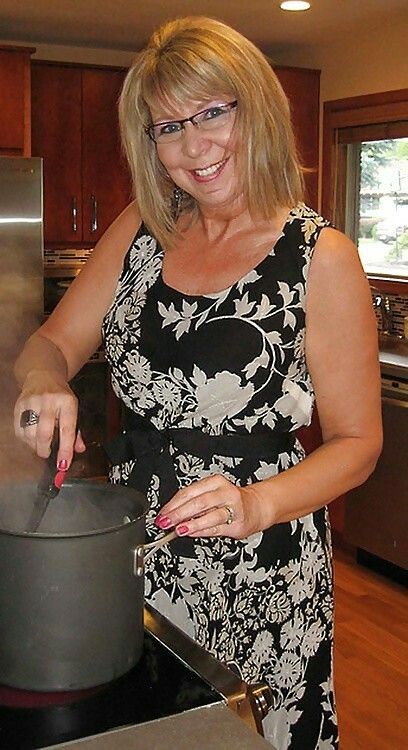 old milf solo - reese witherspoon naked photos wife at party porn