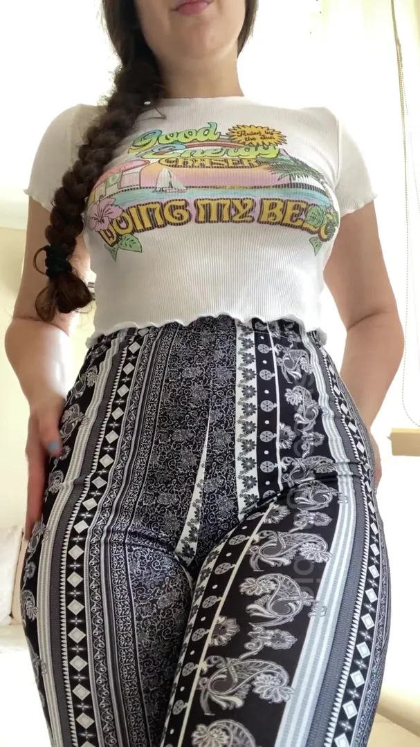 christina wahlquist like flare leggings porn photo bradford taylor recommends flare leggings porn pic