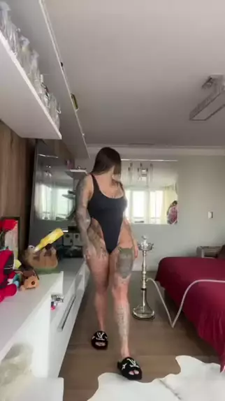 buddy hanson recommends bridey elliott nude pic