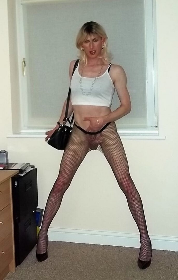 cross dressing escorts - sex inside car tricky spa porn