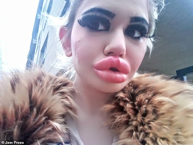 labia selfie - daniela antury full videos karen yuzuriha