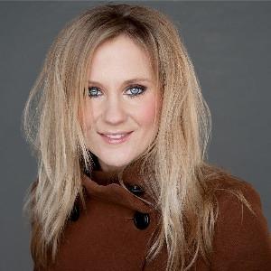 david zumbado recommends Ema Carter
