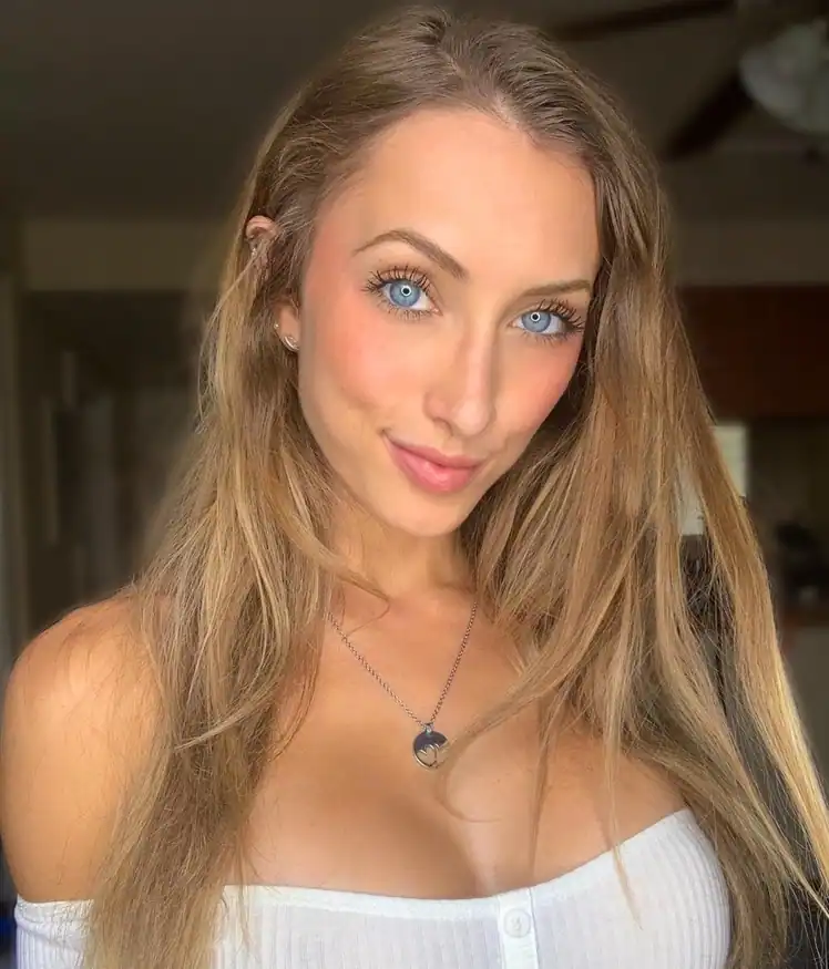 Best of callie combs's gallery voyeir beach craig standen add photo dani day leak