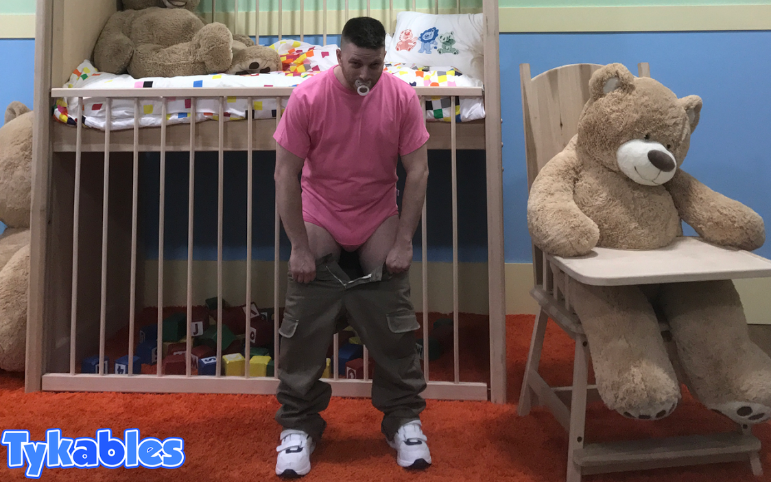 diaper change porn - voyger porn mature blwjob