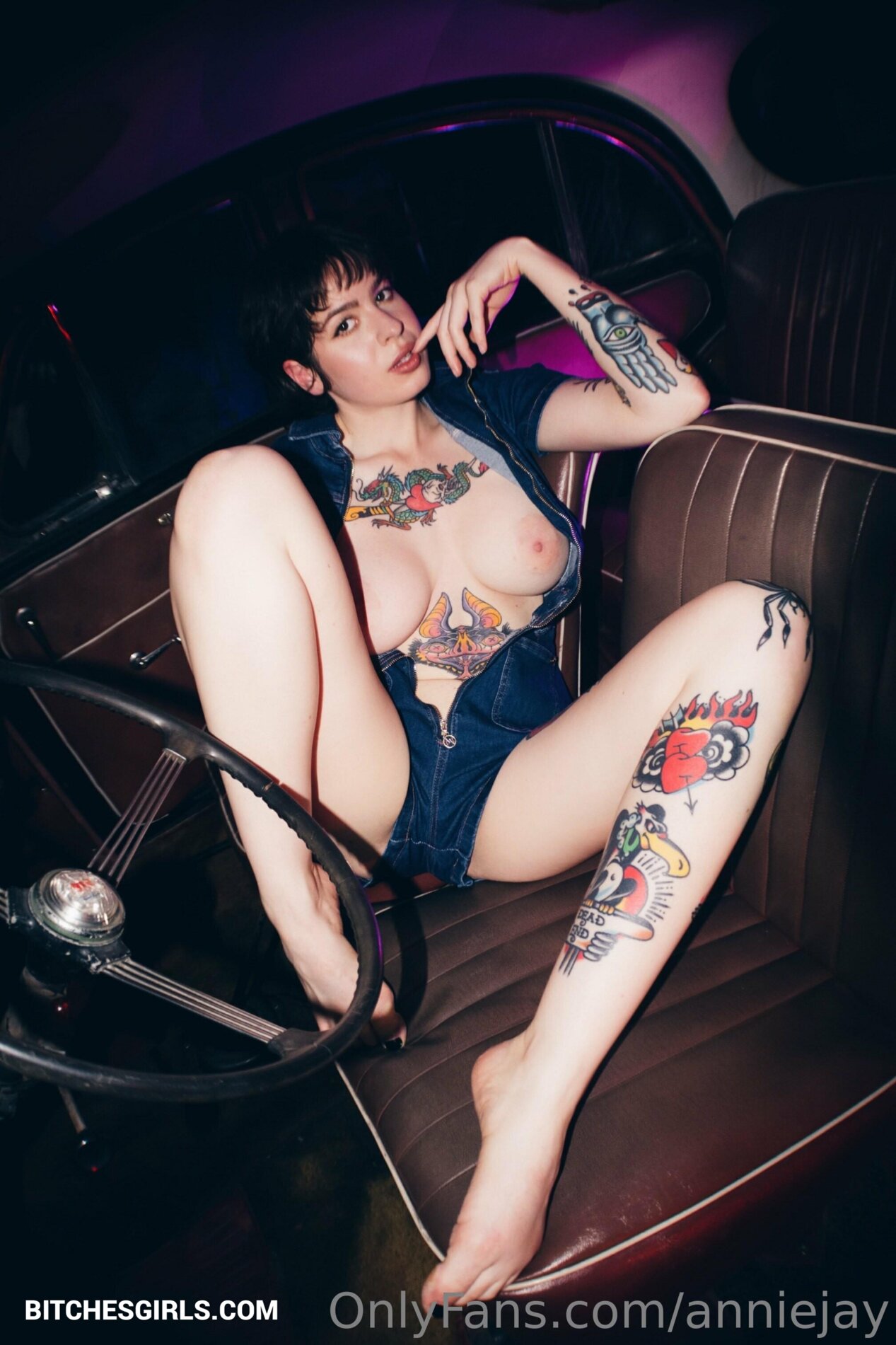Massagesex hd dating headlines Twitch Onlyfans Leaks aj naked