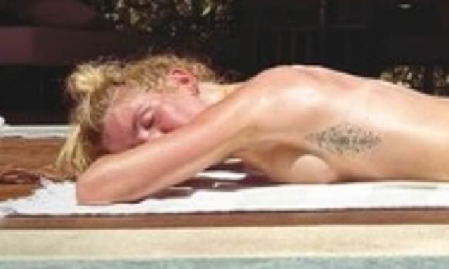 derek anderton like ellie goulding nudes photo aliaksandr zaitsau recommends ellie goulding nudes pic