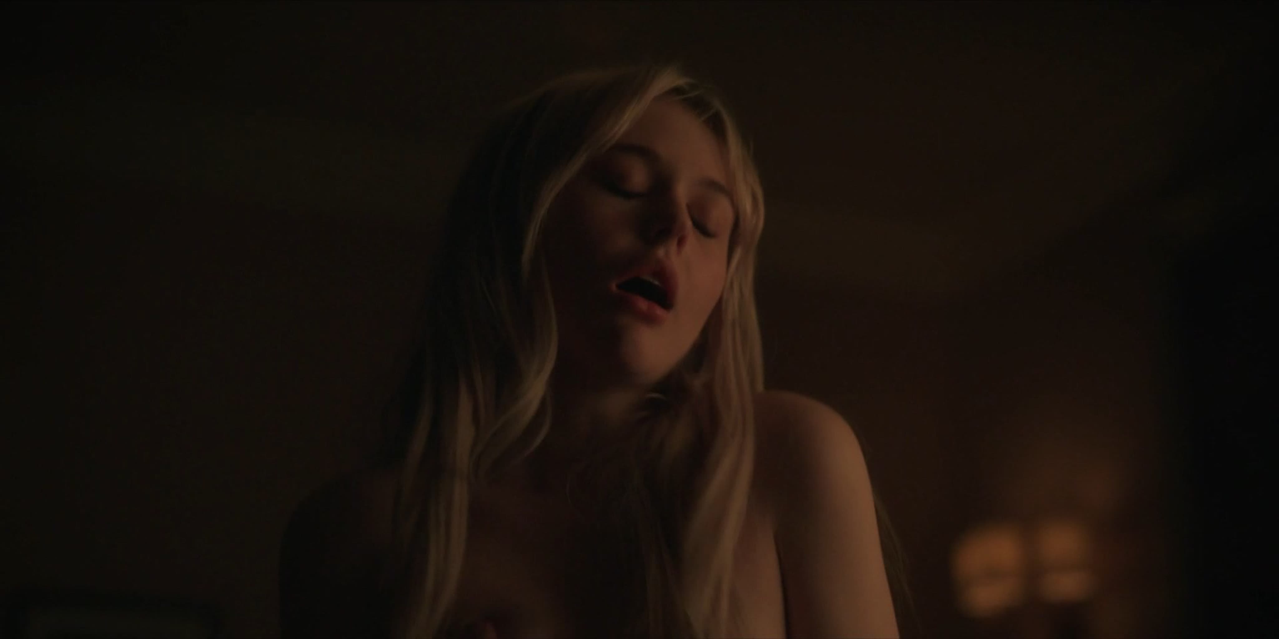 damian burley recommends Emily Alyn Lind Naked